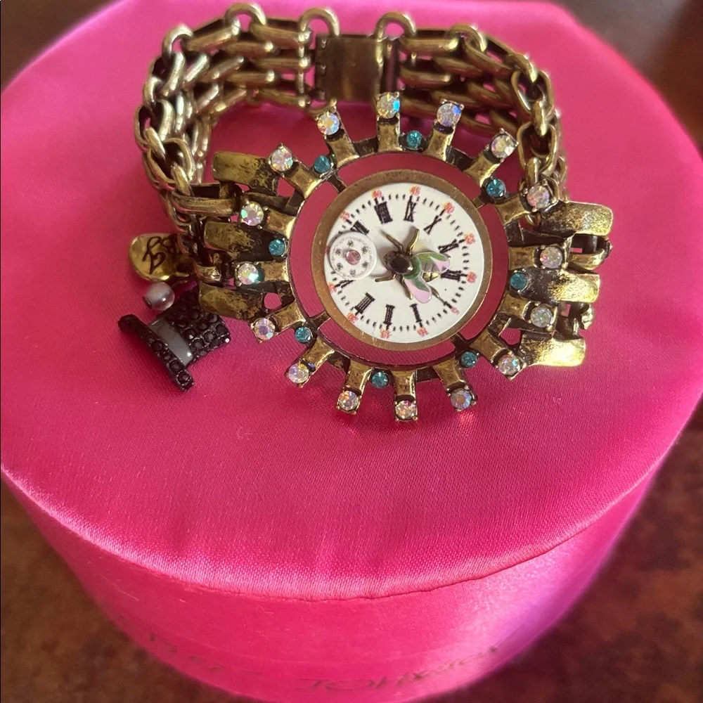 Betsey Johnson TIME FLIES Bracelet!! - Picture 6 of 8